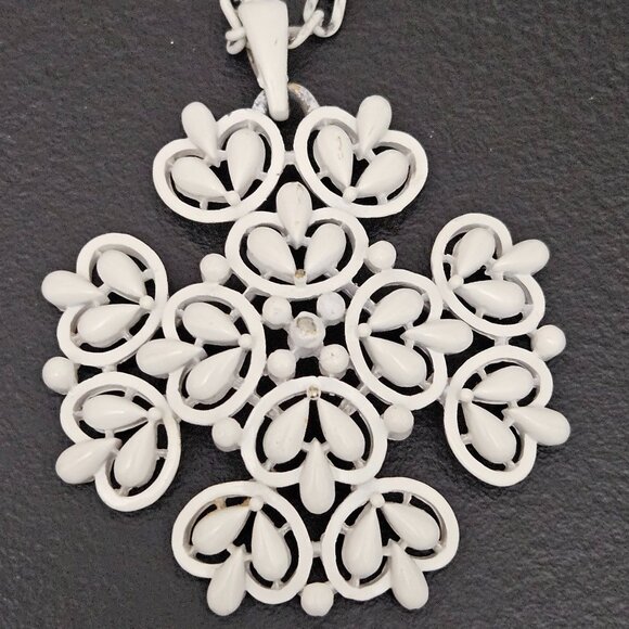 VintageTrifari White Enamel Chain and Pendant Cross Necklace - Picture 3 of 10